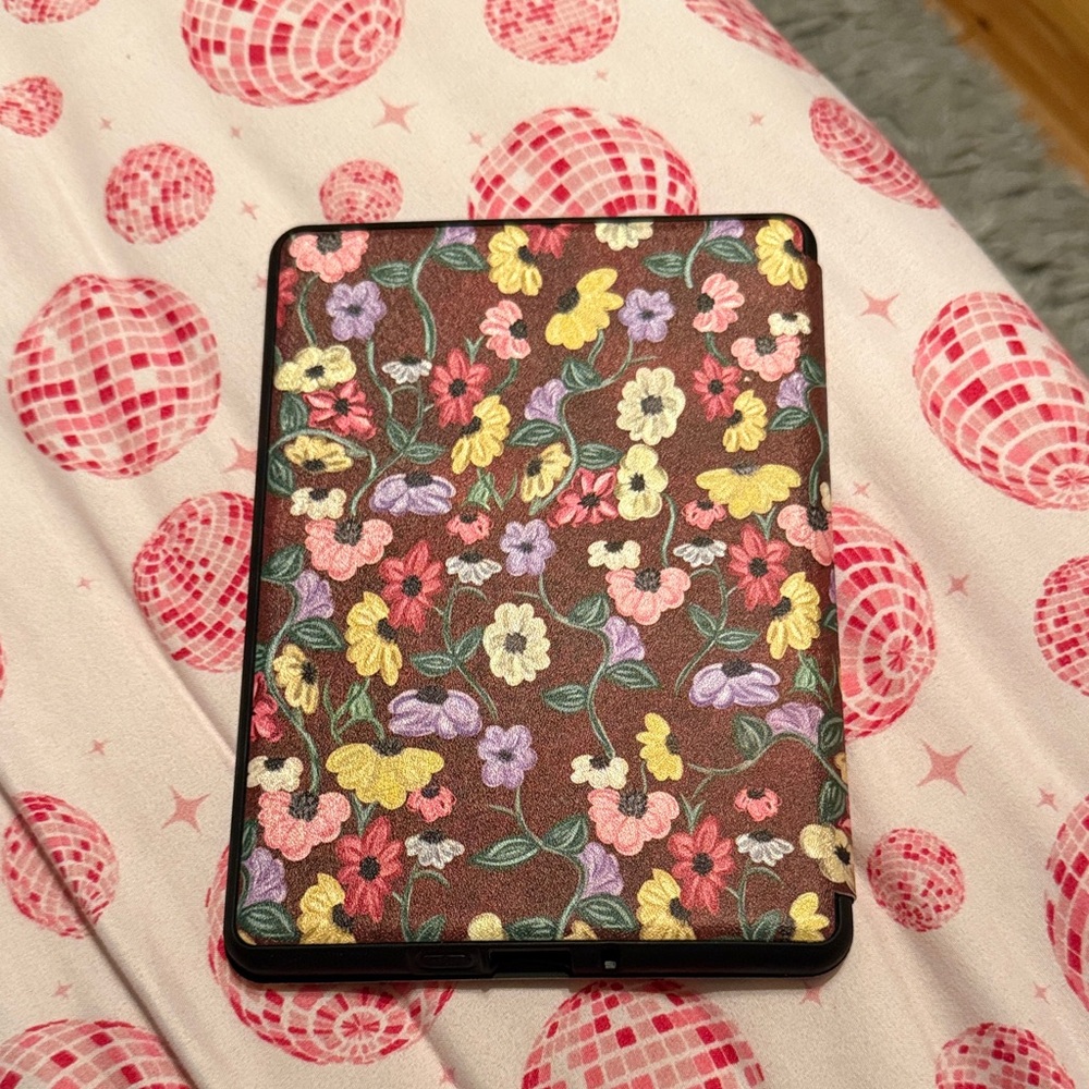 Floral Patterned kindle case - Picture 3 of 3
